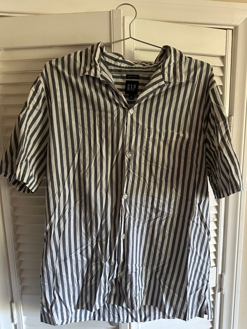 GAP Men’s Short Sleeve Vertical Stripe Button-Down Shirt - White & Black